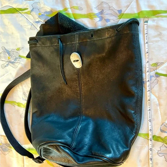 Black Leather backpack, handcrafted. Soft leather sturdy adjustable strap. - Picture 15 of 16